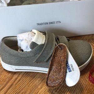 Kids Birkenstock sneakers. Size C11